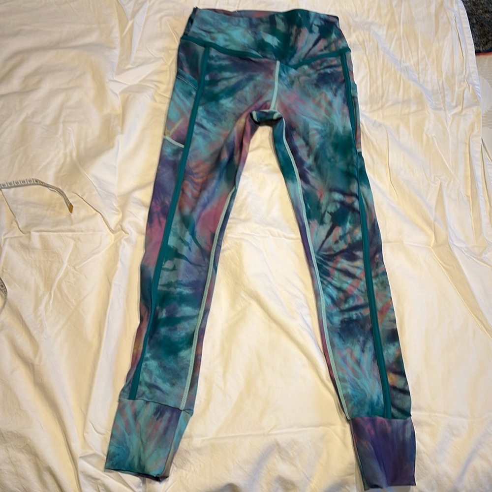 Colosseum legging, size small. Like new. Beautiful tie-dye color.